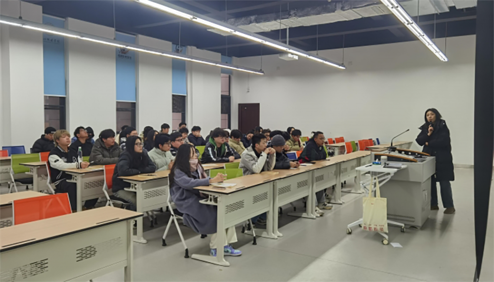 1709734769208352.png CC.png