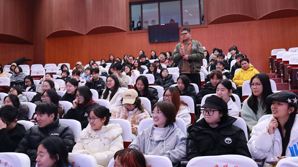 同学拍的 (2).jpg